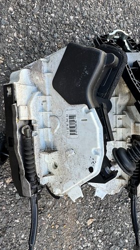 5K1 837 016 J Zámek dveří VPRAVO