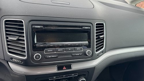 VW Polo Mk5 09-17 RCD310 Autorádio CD přehrávač Stereo 5M0057186J orig VW T5 VW Sharan 7N TDI Alhambra