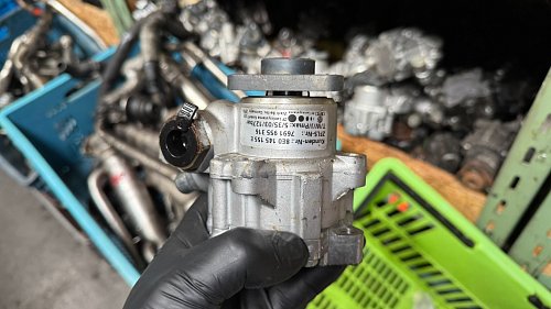 127 Bar . ZF 7691 955 316  . VW Audi  Servopumpa