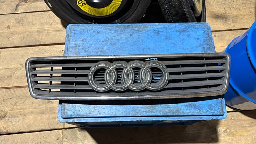 Audi A6 4B 2001  Maska přední mřížka