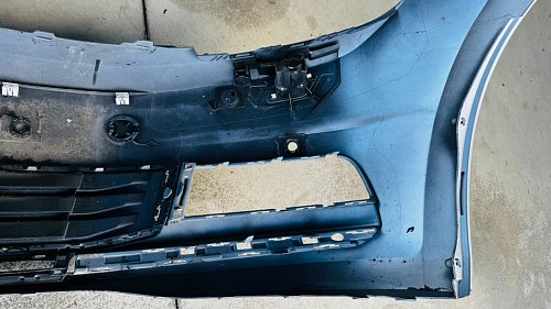 5TA 807 221 A  Přední nárazník VW Touran 5T1