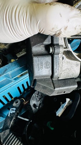 Škrící klapka VW AUDI Těleso hrdlo sání VW T5 TRANSP