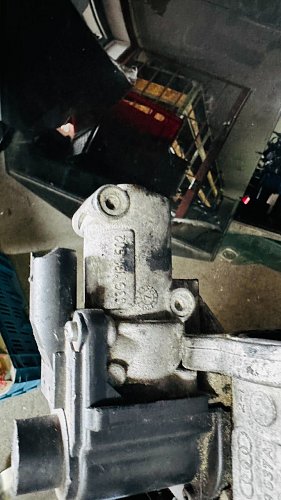 03G 131 502  Škrtící klapka VW AUDI Těleso hrdlo sání