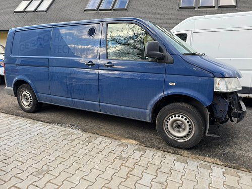 070 903 139 Alternátor s držákem VW T5 TRANSPORTER 2,5 TDI