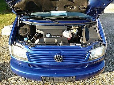 7D0 821 106 A  blatnik  PRAVÝ pro vozidla s obutim: vpravo vpredu 16"