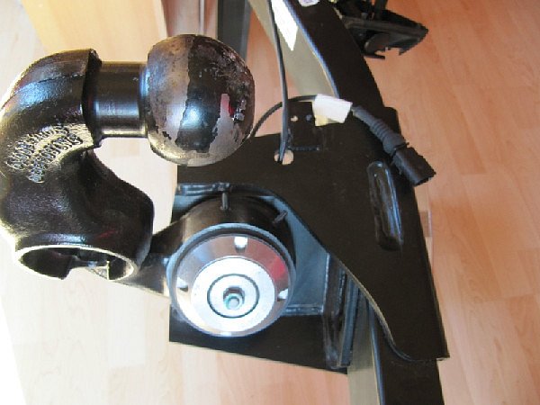 5N0 803 880Q  VW Tiguan 5N tažné zařízení originál
