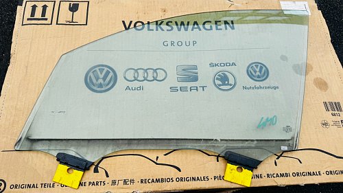 4M0 845 021 Sklo dveří Sklo dveří vpredu řidič Audi Q7 2023