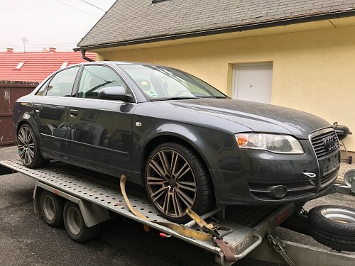 8E0 831 052 J  Dveře vpravo    8E0 831 052 L PŘEDNÍ SPOLUJ