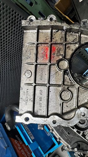 Audi A6 4F C6 2.7 3.0 TDI Kryt hlavy válců levý 059109129E Originální kryt