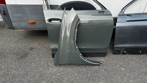 VW Tiguan III 3 CT1 2024 25 26 # 571 821 021 H blatnik