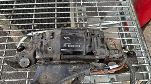 4G0 616 005 C Vzduchový podvozek  kompresor zdvihu Audi A6 4G 2012    WABKO 001 120427